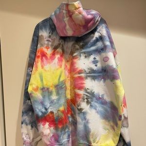 HOODED XXL SWEATSHIRT FROM LIVE AND LET DYE
